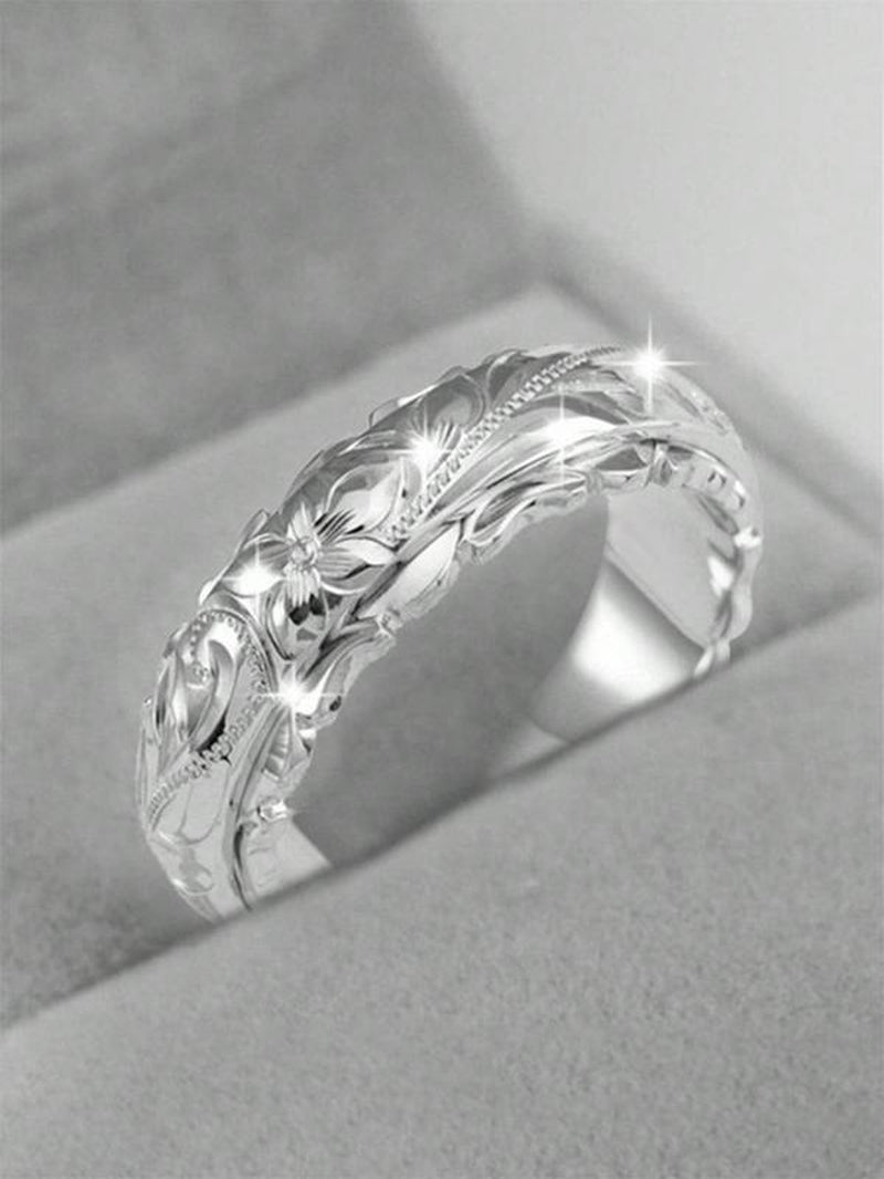 Engraved Flower Ring